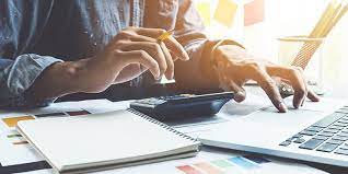 Apprenti comptable vous aidant à acquérir les bases en Comptabilité